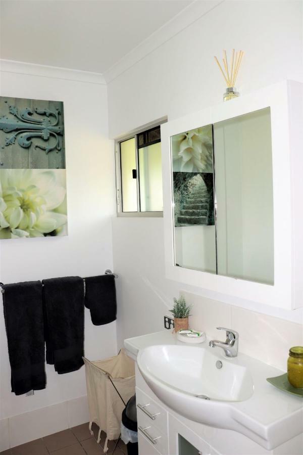 Watersons At Airlie Central Apartments Airlie Beach Eksteriør billede